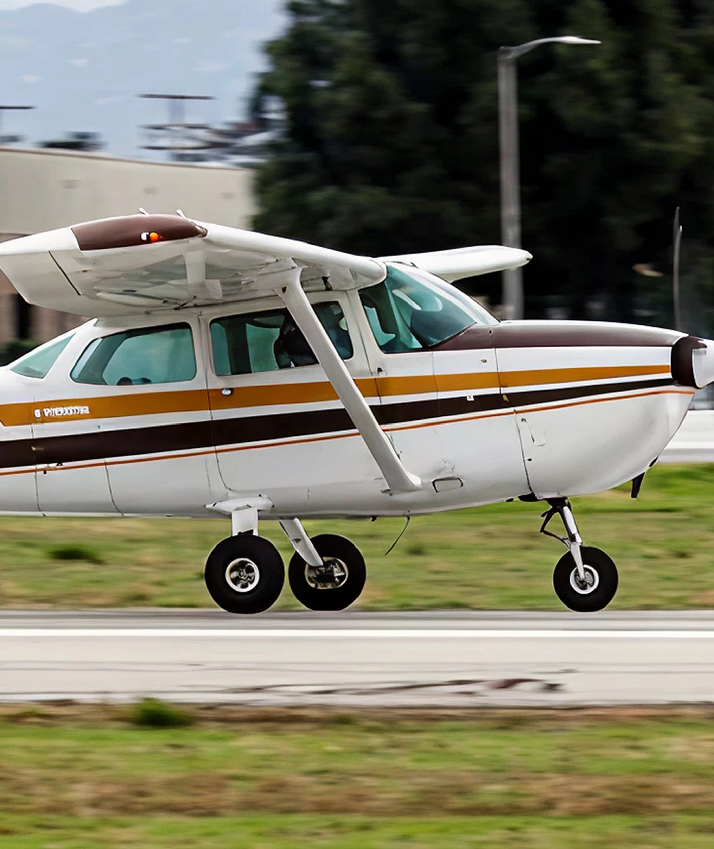 N4937G Aircraft View 1